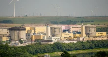 Kövekkel megpakolt uszályokat süllyesztettek el Romániában, hogy tovább működhessen az atomerőmű