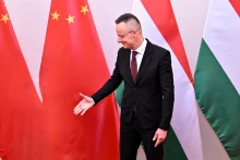 A külügy volt sajtófőnöke a Szijjártó sajtótájékoztatóira kivezényelt külügyesekről: A hozzánk érkező vendéget nem akartuk megsérteni azzal, hogy üres terem előtt kelljen beszédet tartania