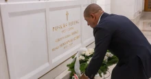 Roberto Carlos és a Real Madrid igazgatója megkoszorúzta Puskás Ferenc sírját – videó