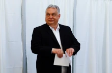 A pálinkázó Orbán Viktor cserben hagyta a sajátjait? Így látja az elemző 