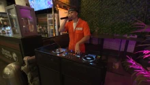Kiszabadultak a celebek a rács mögül! Pumped Gabo rögtön bulit csapott Kabát Petiékkel