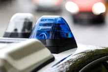 Két rendőrt és a szolgálati kutyájukat is megtámadta egy komáromi férfi, könnygázzal állították le