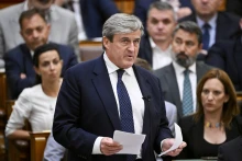 Újabb vezetőt menesztett Kapitány István, ezúttal a Postát érinti a döntés