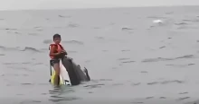 16 órán át kapaszkodott a felborult jet-skibe két kisfiával a nyílt vízen egy apa Thaiföld partjainál