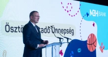 32 év után szüntetett meg az MBH Bank egy mélyszegénységben élő gyereket támogató ösztöndíjprogramot