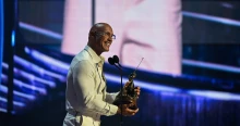 Alig hittünk a szemünknek: Dwayne Johnson és Anne Hathaway mostantól elválaszthatatlanok