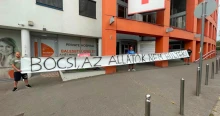 Állatvédők tiltakoztak a Retro Rádió stúdiójánál Bochkor Gábor kijelentése miatt
