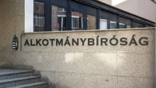 Dönthet az Alkotmánybíróság Sulyok Tamás eltávolításának jogszerűségéről