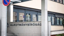 Hétfőn eldől, hogy egy alkotmányos válságba sodródik-e Magyarország: jön az Alkotmánybíróság mindent eldöntő ítélete – Sulyok Tamás eltávolítása is napirenden lesz