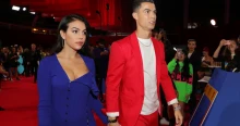 Ronaldo és Georgina otthon, szűk körben házasodott össze, de az ékszerek 24 milliárd forintot értek