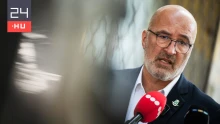 Pikó Andrásék szerint a Vitályos Eszter testvére vezette alapítvány Fidesz-kampányra kapott közpénzt