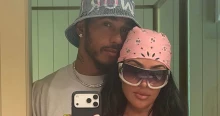 Lewis Hamilton és Kim Kardashian forró szerelmesképeket osztott meg a közös nyaralásukról – fotók