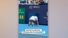 Térdre rogyott és hányt Djokovics: meddig bírja egy veterán sportoló?