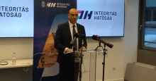 Uniós mérföldkőbe rúghat az Integritás Hatóság elnökét meneszteni próbáló Windisch László