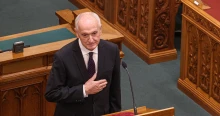Nem cserélte le Sulyok emberét Baka András: hivatalvezető lett a korábbi főigazgató
