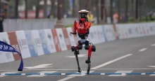 Megdöntötte egy robot Usain Bolt világrekordját 100 méteren