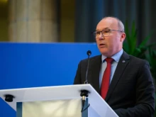 Fideszes polgármester is beállt Navracsicsék mögé, másokat is erre buzdít