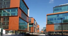 A kormány után Zugló is hadat üzenne a Bayer Bosnyák-téri beruházásának
