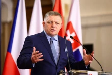 Fico: A kormány a tranzakciós adó eltörlésére készül