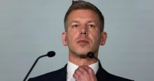 Magyar Péter most jelentette be: több mint 100 milliárd forintnyi közpénzt kapnak az állami bankok