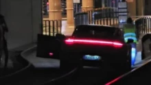 Porsche hajtott a villamossínekre a Fővám téri alagútban