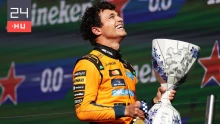 Verstappen a balesetével, Norris klasszis előzésével sokkolt mindenkit