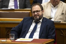 Kármán Andráshoz kerülhet a Mandiner kiadója és az MCC Mol- és Richter-részvénycsomagja is