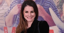 Szabó Erika pisztolyt ragadott