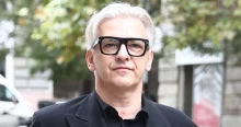 Alföldi Róbert megrendítő szavakkal búcsúzott Nádas Pétertől: „Lassan semmi nem marad nekünk...”