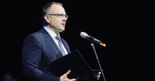 "Kezdeményezni fogom": Kitüntetést javasol a Gripennel lezuhant pilótának Györfi Mihály, Szolnok polgármestere