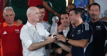 Az egész futballvilág forrong Infantino miatt, az argentin legendák mégis kiálltak a FIFA-vezér mellett