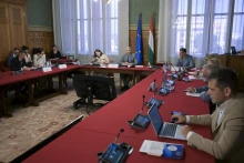 Az Orbán-Matolcsy paktumot és a fideszes képviselő szállóigéjét is felidézték az MNB-vizsgálóbizottság ülésén