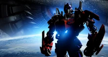 Gyászolnak a Transformers-rajongók: meghalt Optimus Prime legendás hangja