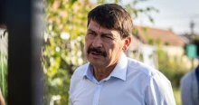 Perre megy Áder János alapítványa, miután Magyar Péter bejelentette, hogy megszűnik a Kék Bolygó Alapítvány