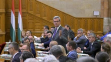 Takács Péter: Egymást ölték az országok beszállítói a lélegeztetőgépekért a koronavírus-járvány kitörésekor