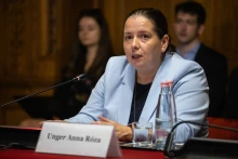 24 órás rendőri védelmet rendelt el Magyar Péter az NVVH elnökének és a nyomozati elnökhelyettesének