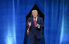 Az amerikai oktatási minisztérium kitett, majd törölt egy videót, amelyben Hitlerhez hasonlították Trumpot