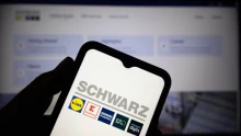 Óriási beruházást jelentett be a Lidl anyavállalata: 2200 milliárd forint elköltésével mentenék meg Európát – beszállnak a közigazgatásba is, ez intő jel a magyaroknak