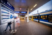 A nemzetközi utasok közel kétharmada már online vásárol jegyet