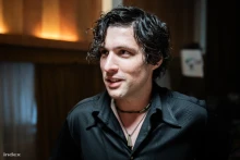 „A teljes étterem végignézte, ahogy alsógatyára vetkőzöm” – Abszurd események sora esett meg Ember Márkkal Horvátországban, felesége fotója mindent visz