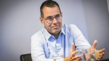 Svéd Tamás: Jelen pillanatban még nemes verseny zajlik aközött, hogy a fejünkre omlik-e a rendszer vagy meg tudjuk állítani az összedőlését