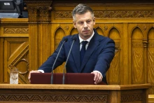 Tovább folytatja a kormány a kekvák beszántását, elveszik az oktatási feladatokat a Mathias Corvinus Collegium Alapítványtól