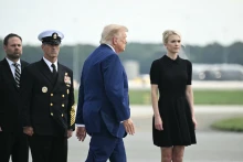 Rajongóként kezdte, Trump „élő nyomtatója” lett – ki Natalie Harp, az amerikai elnök rejtélyes bizalmasa?