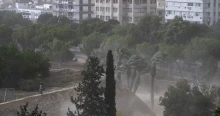 Tomboló vihar sodort zátonyra hajókat Cipruson, egy ember meghalt