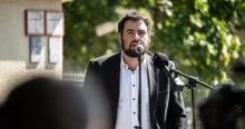 Jámbor András Puzsér Róbertnek és Hadházy Ákosnak is visszavágott, szerinte harcállásba rakta az agyunkat a kampány