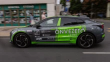 Robotpilóta által vezetett kínai luxusautók járják Zalaegerszeg útjait