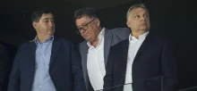 Hivatali visszaélés és hűtlen kezelés vádjával nyomoznak Szíjj László és mások eximbankos hitelei ügyében