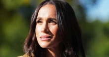 Még vissza sem tértek a Palotába, máris kihúzta a gyufát Károly királynál Meghan Markle