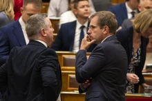 Ruff Bálinthoz került a polgári nemzetbiztonsági szolgálatok egy része