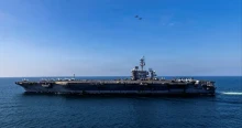 Thaiföldi üdülőhelyen szállnak meg egy éjszakára a USS Abraham Lincoln 270 napja hajózó tengerészei